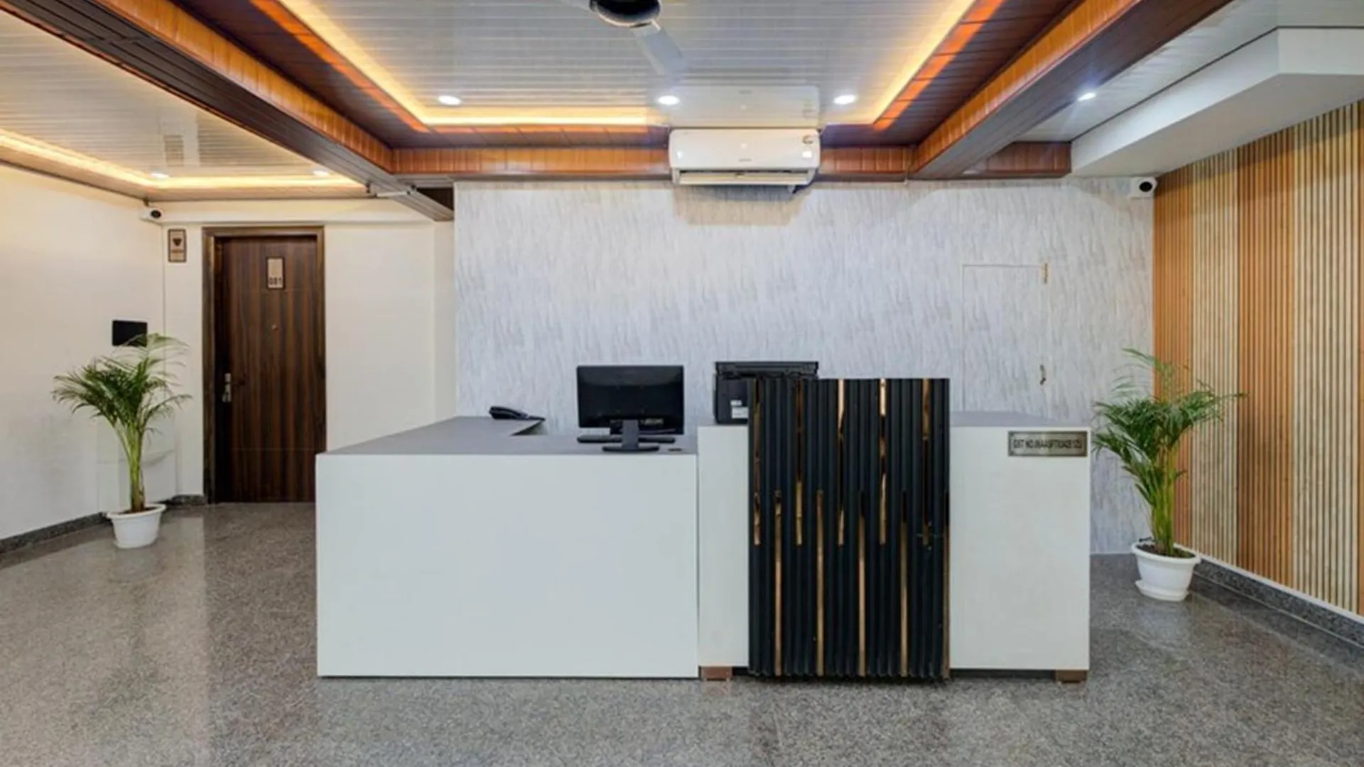 מלון גורגאון Luxury Studio Apartment With Kitchenette & Private Balcony ,Gurugram