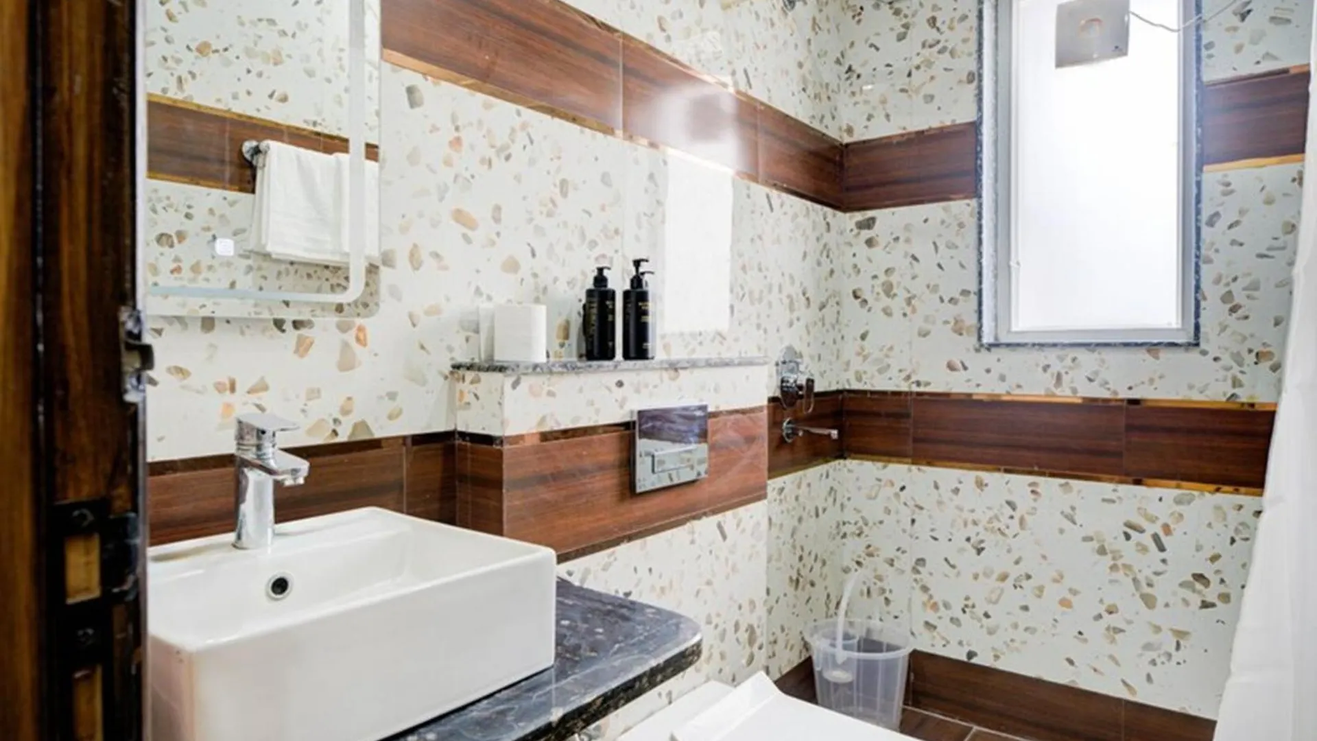 גורגאון Luxury Studio Apartment With Kitchenette & Private Balcony ,Gurugram