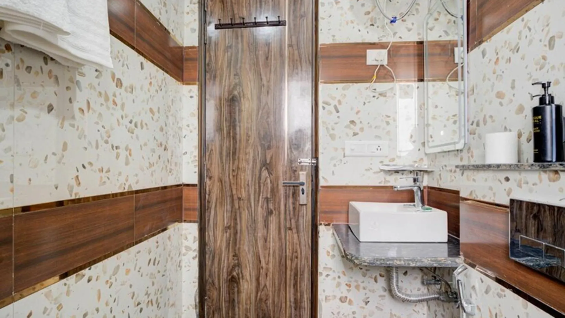 מלון גורגאון Luxury Studio Apartment With Kitchenette & Private Balcony ,Gurugram