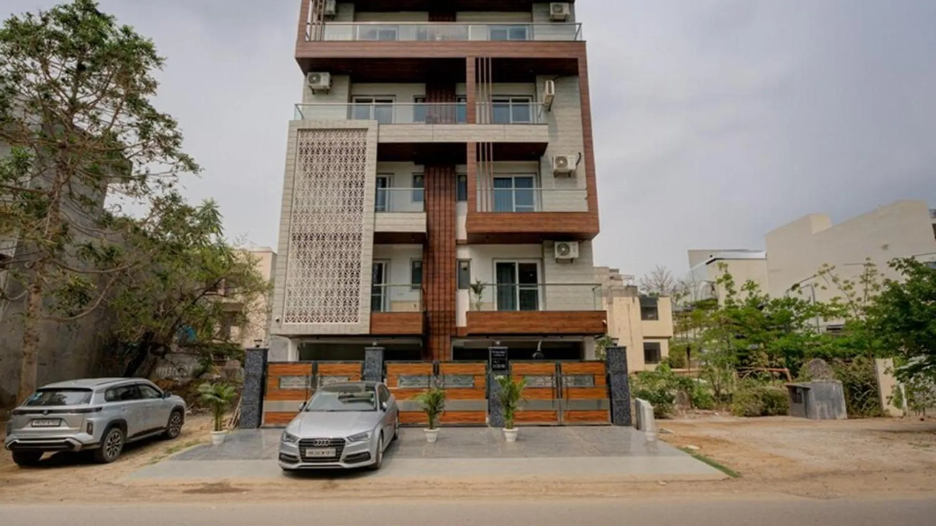 ** מלון גורגאון Luxury Studio Apartment With Kitchenette & Private Balcony ,Gurugram הודו