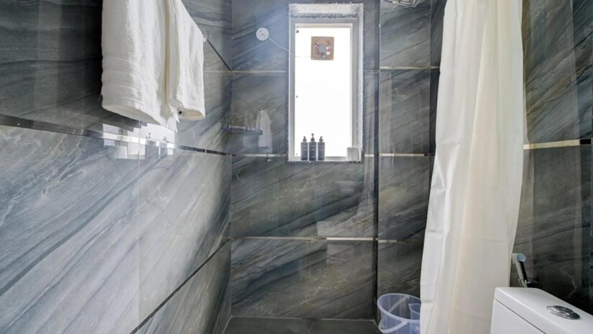 גורגאון Luxury Studio Apartment With Kitchenette & Private Balcony ,Gurugram