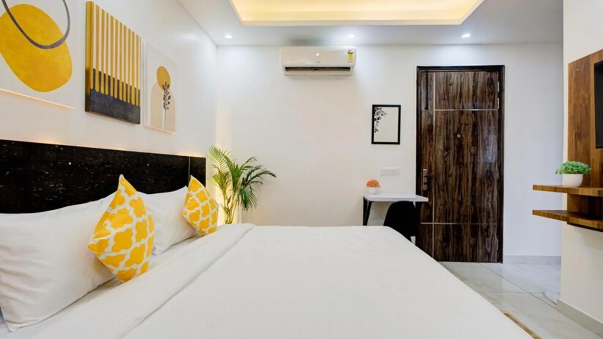 מלון גורגאון Luxury Studio Apartment With Kitchenette & Private Balcony ,Gurugram
