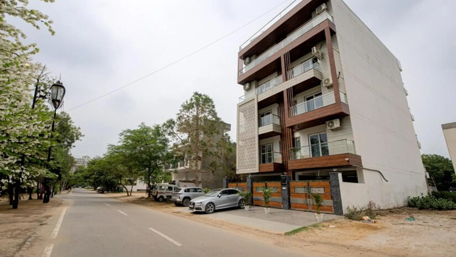 Hotel Luxury Studio Apartment With Kitchenette & Private Balcony ,Gurugram Gurgaon