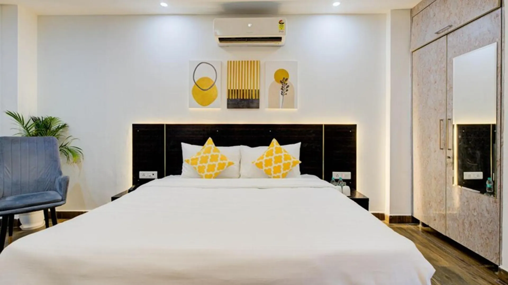 Hotel Luxury Studio Apartment With Kitchenette & Private Balcony ,Gurugram Gurgaon